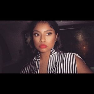 Meet your Posher, Esmeralda